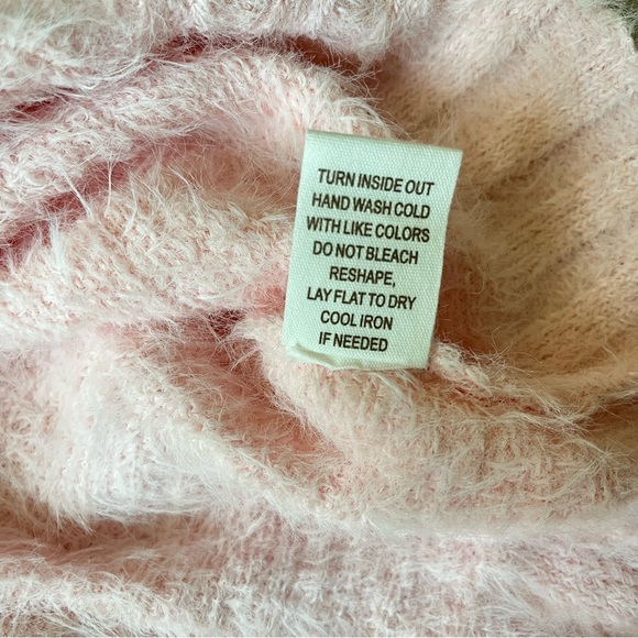 Fuchsia and Pink Fuzzy Sweater Medium Brand New - Picture 8 of 8